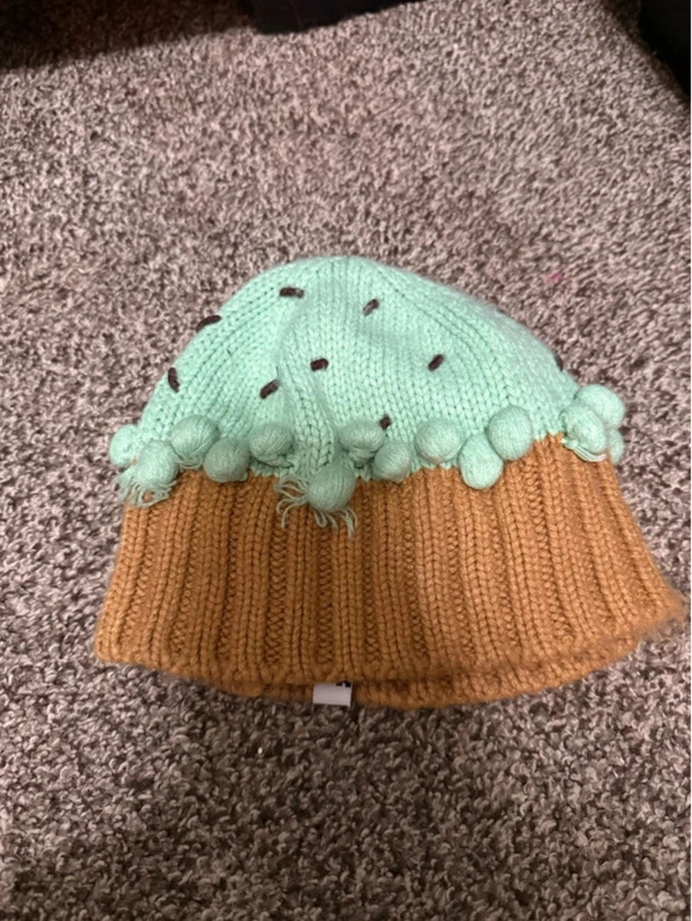 Neff Cupcake Beanie Mint Chocolate Chip Sprinkles Pom Pom Knit Hat